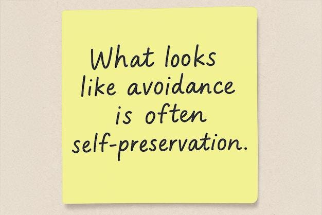 STICKY NOTE GRAPHIC WITH A QUOTE HANDWRITTEN 