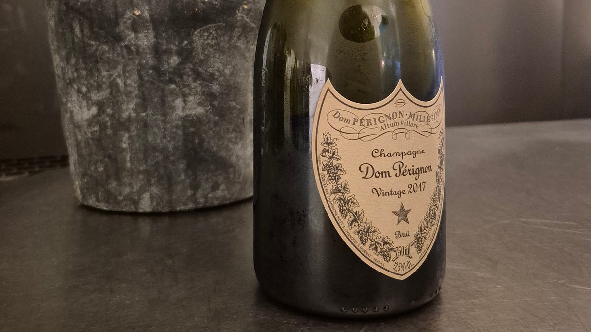 ワイン Dom Perignon 2017 Dom Pérignon 2017 - by Tom Hewson