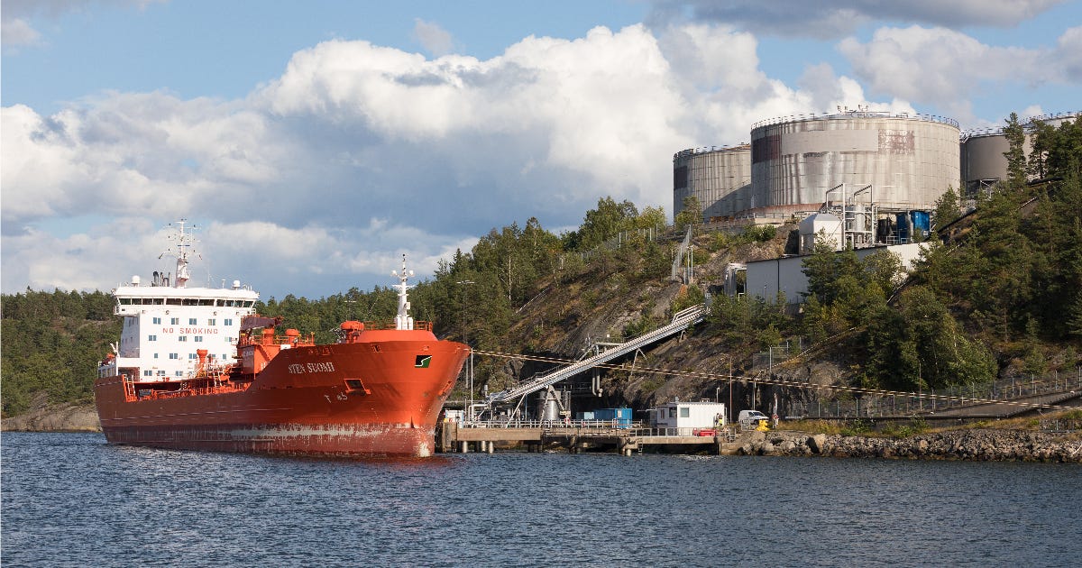 Alberta in Ottawa dosegli dogovor o izvozu nafte, opuščajo omejitve emisij in utirajo pot za naftovod v Azijo