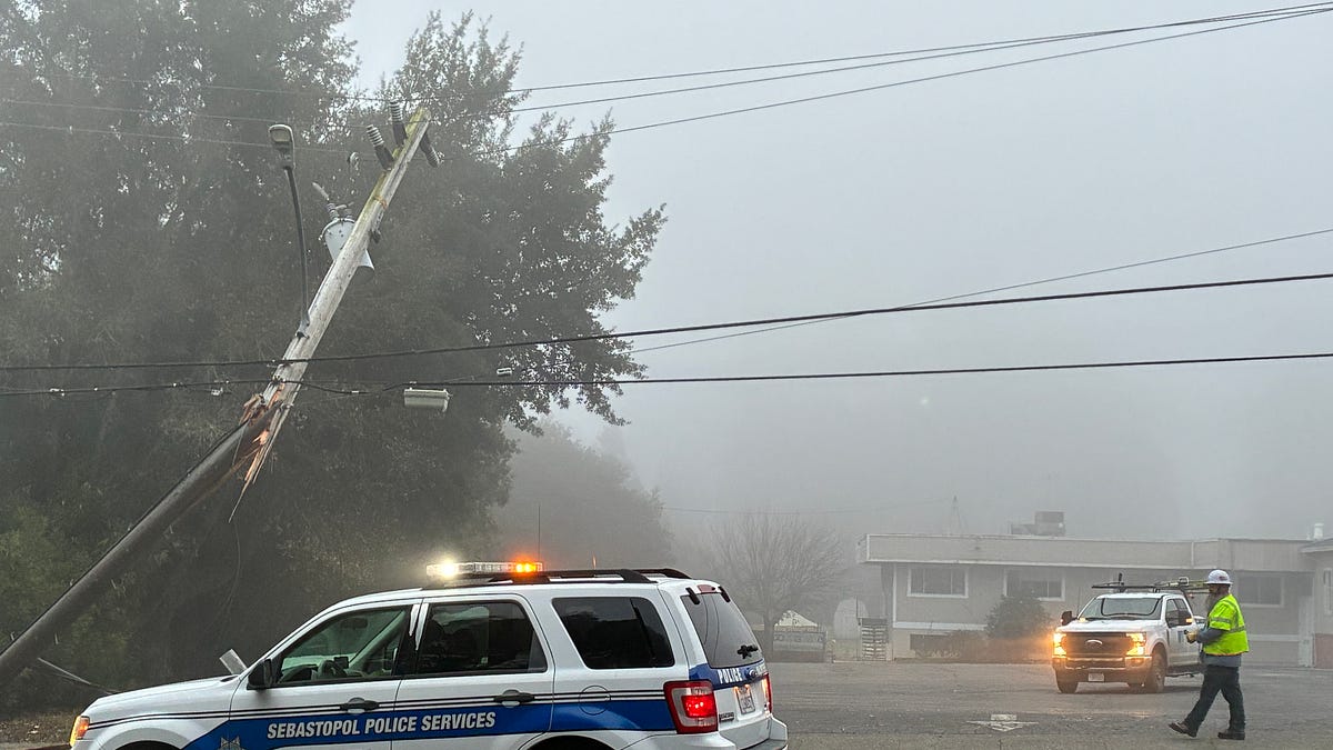 Single car accident snaps power pole and takes down powerlines on 116