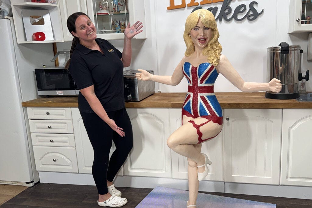 Baker Lara Mason and her life-sized Sabrina Carpenter cake Baker Lara Mason and her life-sized Sabrina Carpenter cake