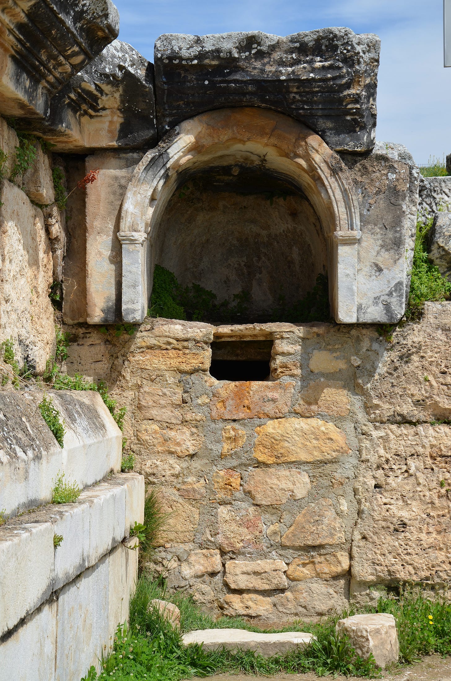 Plutonium (Pluto's Gate) in Hierapolis Plutonium (Pluto's Gate) in Hierapolis