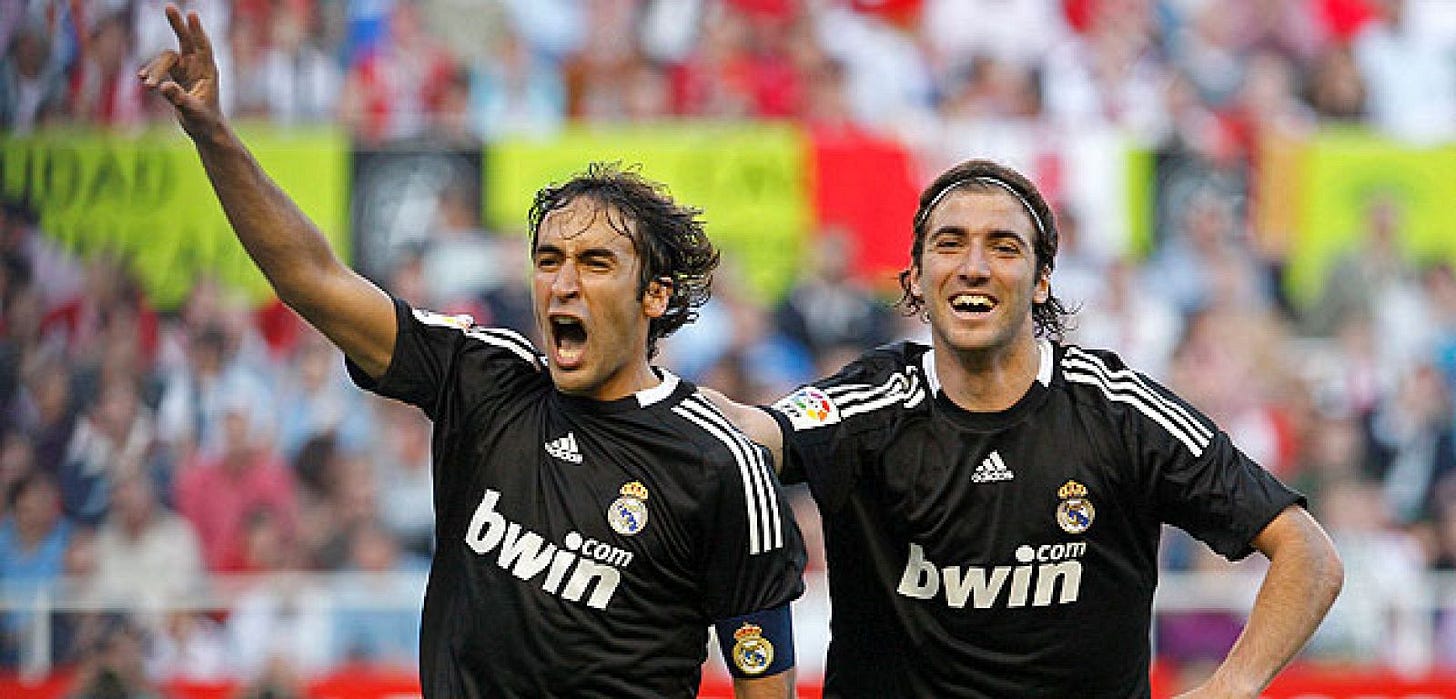 Raúl e Higuaín, decisivos para el Madrid Raúl e Higuaín, decisivos para el Madrid