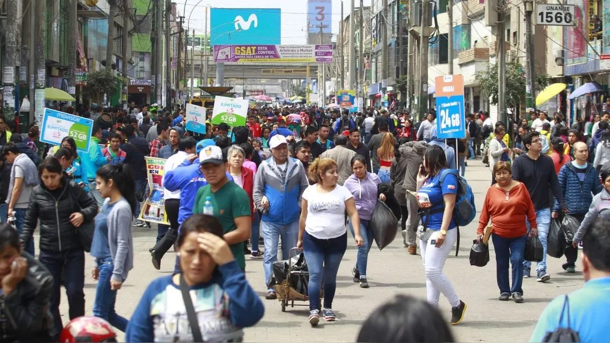 Informalidad alcanza al 80 % de la población peruana.