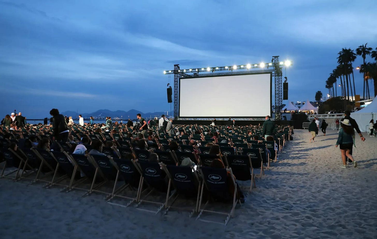 Le cinéma de la plage Festival de Cannes 2024 LE CASTOR NEWS Le cinéma de la plage Festival de Cannes 2024 LE CASTOR NEWS