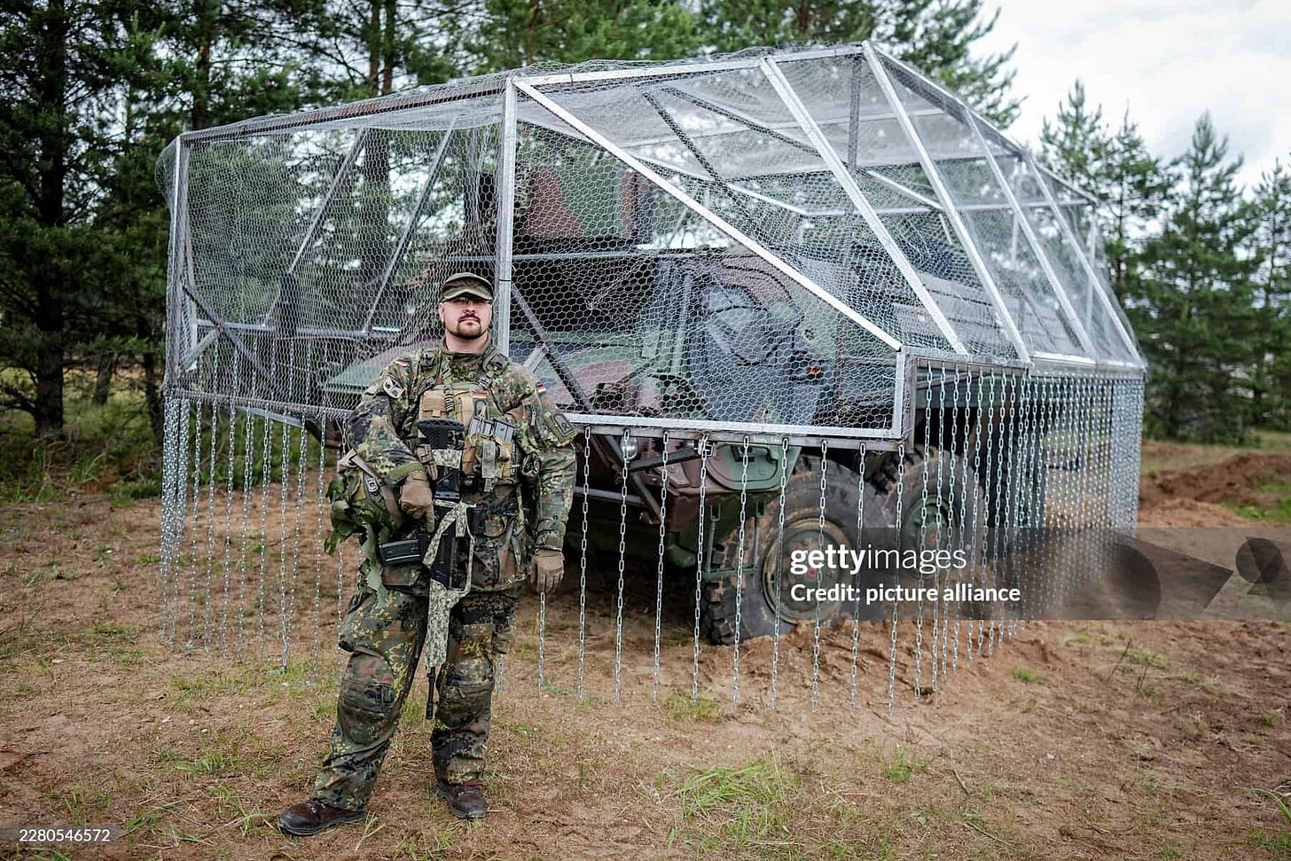 Fuchs_IFV_MeshCage_01.jpg Fuchs_IFV_MeshCage_01.jpg