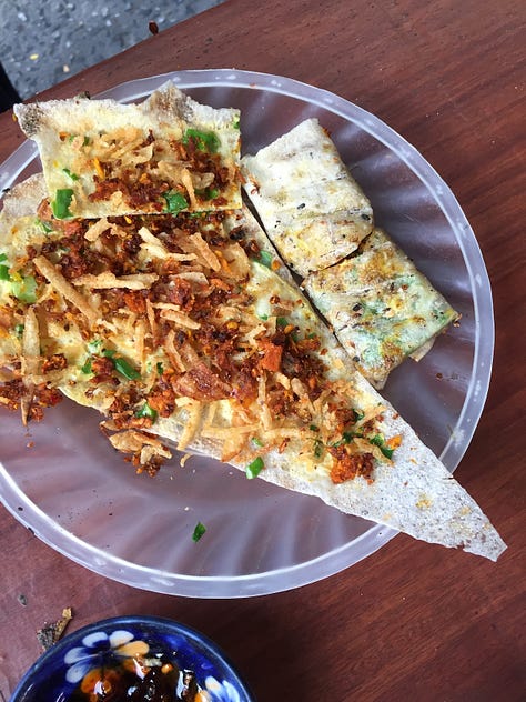 Vietnamese grilled pizzas