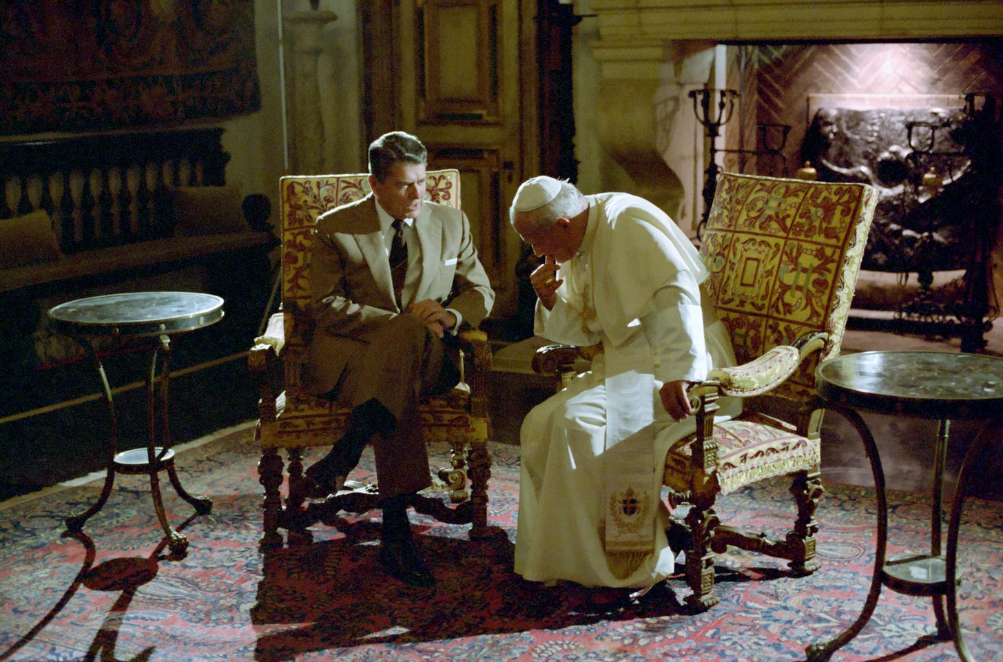 President Ronald Reagan with Pope John Paul II at the Vizcaya Museum in Miami, September 10, 1987 President Ronald Reagan with Pope John Paul II at the Vizcaya Museum in Miami, September 10, 1987