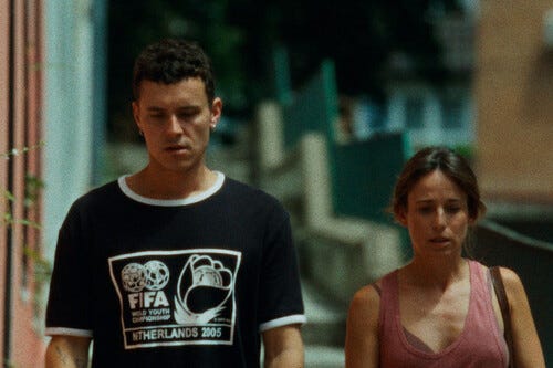 Hugo 24' (2026), crítica | Es genial cuando muestra la vida de mi barrio y su ajetreo cotidiano, pero su cadena de desgracias continuas cansaría a cualquiera | Opiniones Espinof Hugo 24' (2026), crítica | Es genial cuando muestra la vida de mi barrio y su ajetreo cotidiano, pero su cadena de desgracias continuas cansaría a cualquiera | Opiniones Espinof