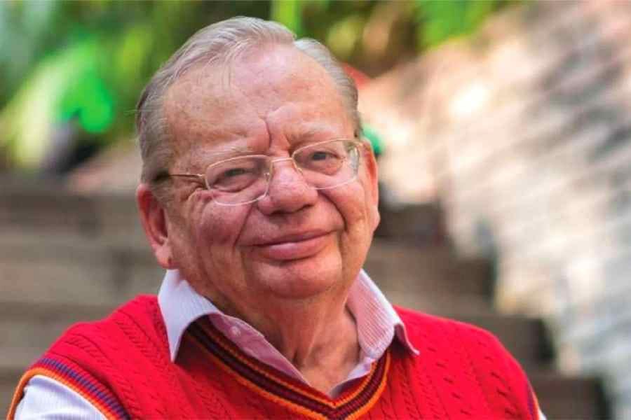 Ruskin Bond | Of strawberry shakes, drives and four newspapers a day: Ruskin  Bond turns 90 - Telegraph India