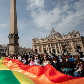 Leó pápa is leborult a sátánista LMBTQ+ előtt