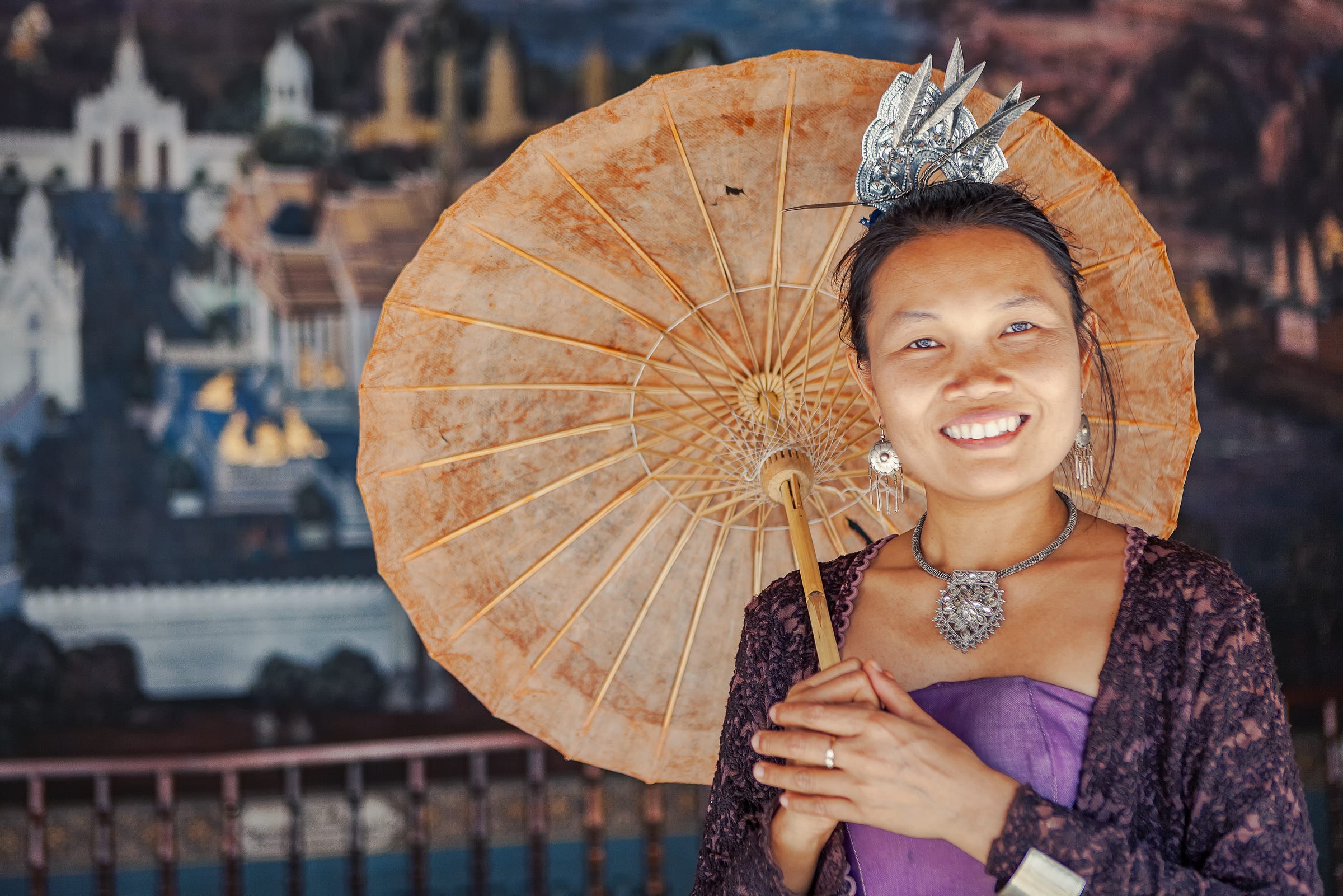 Khun Anong, Grand Palace, Bangkok, Thailand. 1/125, ƒ/2.8, ISO 100, 57mm. © Gavin Gough