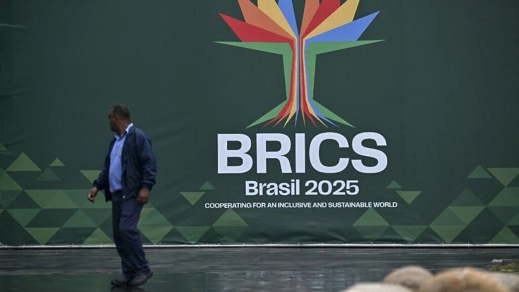 Ο Κινέζος Πρωθυπουργός: Οι χώρες BRICS πρέπει να ηγηθούν του μετασχηματισμού της παγκόσμιας διακυβέρνησης