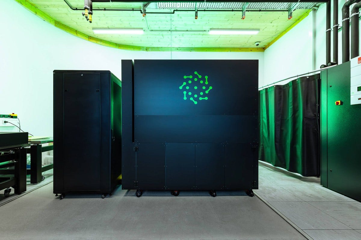 Pasqal's 100-Qubit Quantum Computer Arrives at JUNIQ