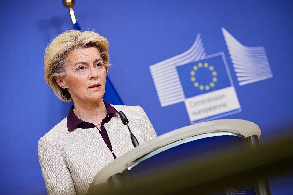 File:Ursula von der Leyen holds a press conference on COVID variant B.1.1.529 (4).jpg File:Ursula von der Leyen holds a press conference on COVID variant B.1.1.529 (4).jpg