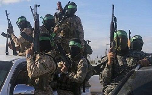 Obraz zawierający niebo, broń, na wolnym powietrzu, Piechota

Zawartość wygenerowana przez AI może być niepoprawna.