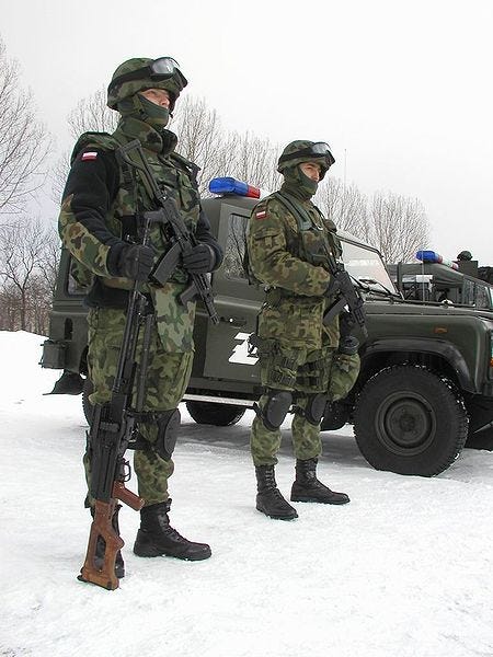 File:Officers of polish military police.jpg