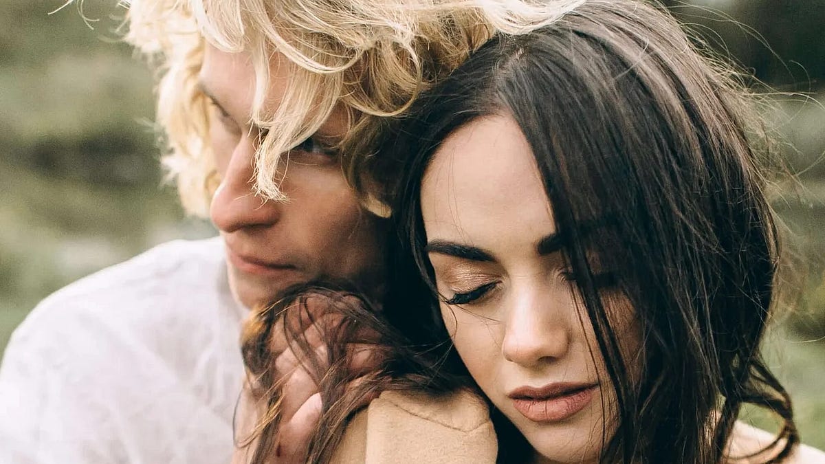 How To Spot Predatory Male Behavior - Evie Magazine