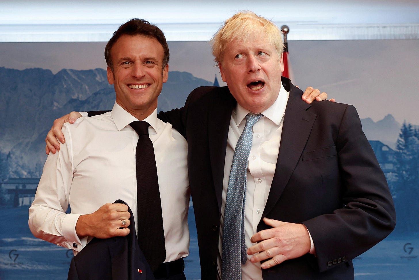 Boris Johnson 'wanted to punch Macron's lights out' over Ukraine Boris Johnson 'wanted to punch Macron's lights out' over Ukraine