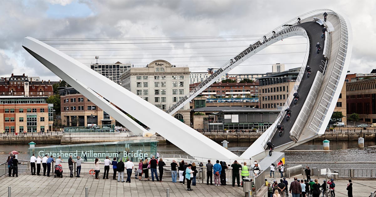 Julien Dupont vs. Gateshead Millennium bridge