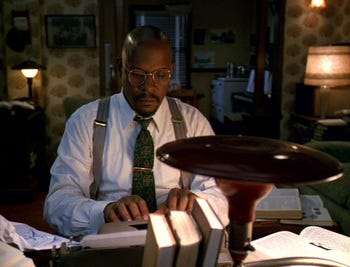 https://static.tvtropes.org/pmwiki/pub/images/ds9_farbeyondthestars084.jpg