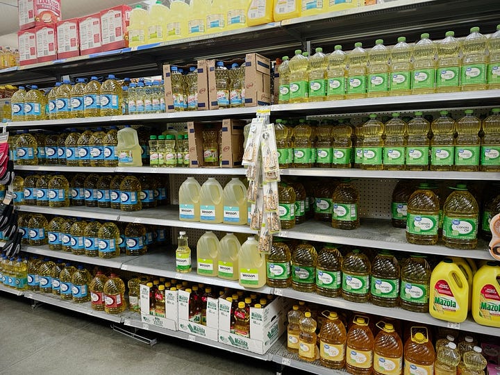 Huiles végétales et beef tallow dans un magasin aux États-Unis.
