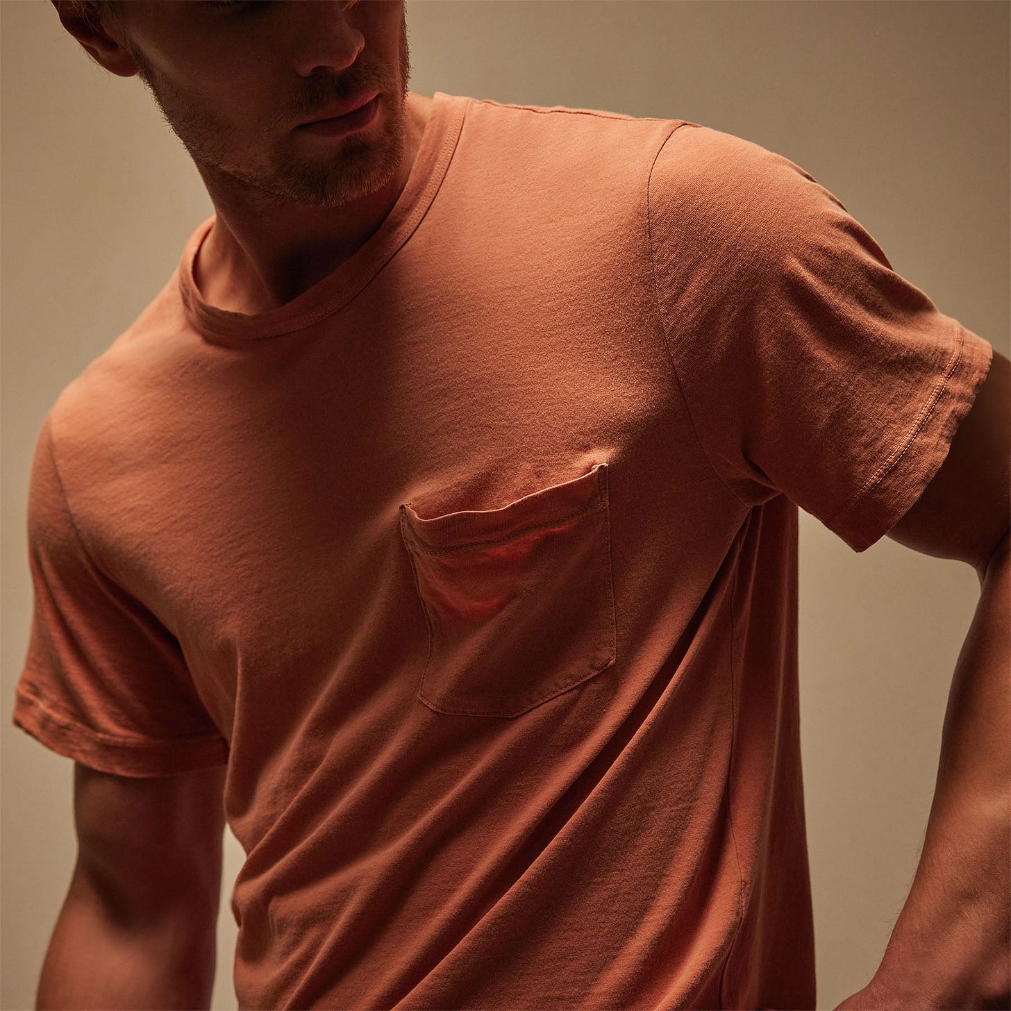 Lightweight Jersey Pocket Tee - Adobe Pigment | James Perse Los Angeles