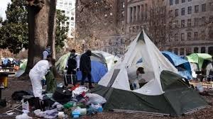 Trump demands homeless people ...