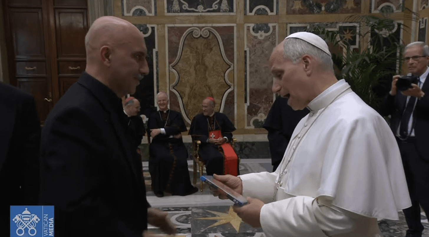 Gaspar Noé giving Pope Leo a blu-ray of Vortex : r/rs_x