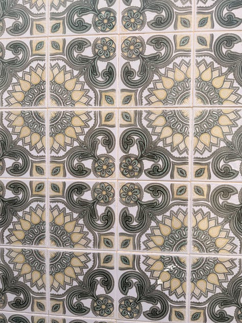 Calçadas and azulejos