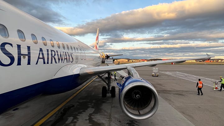 Φωτογραφίες αεροσκαφών (ενός A320 της BA και ενός Embraer 190 της KLM) στο αεροδρόμιο του Αμπερντίν