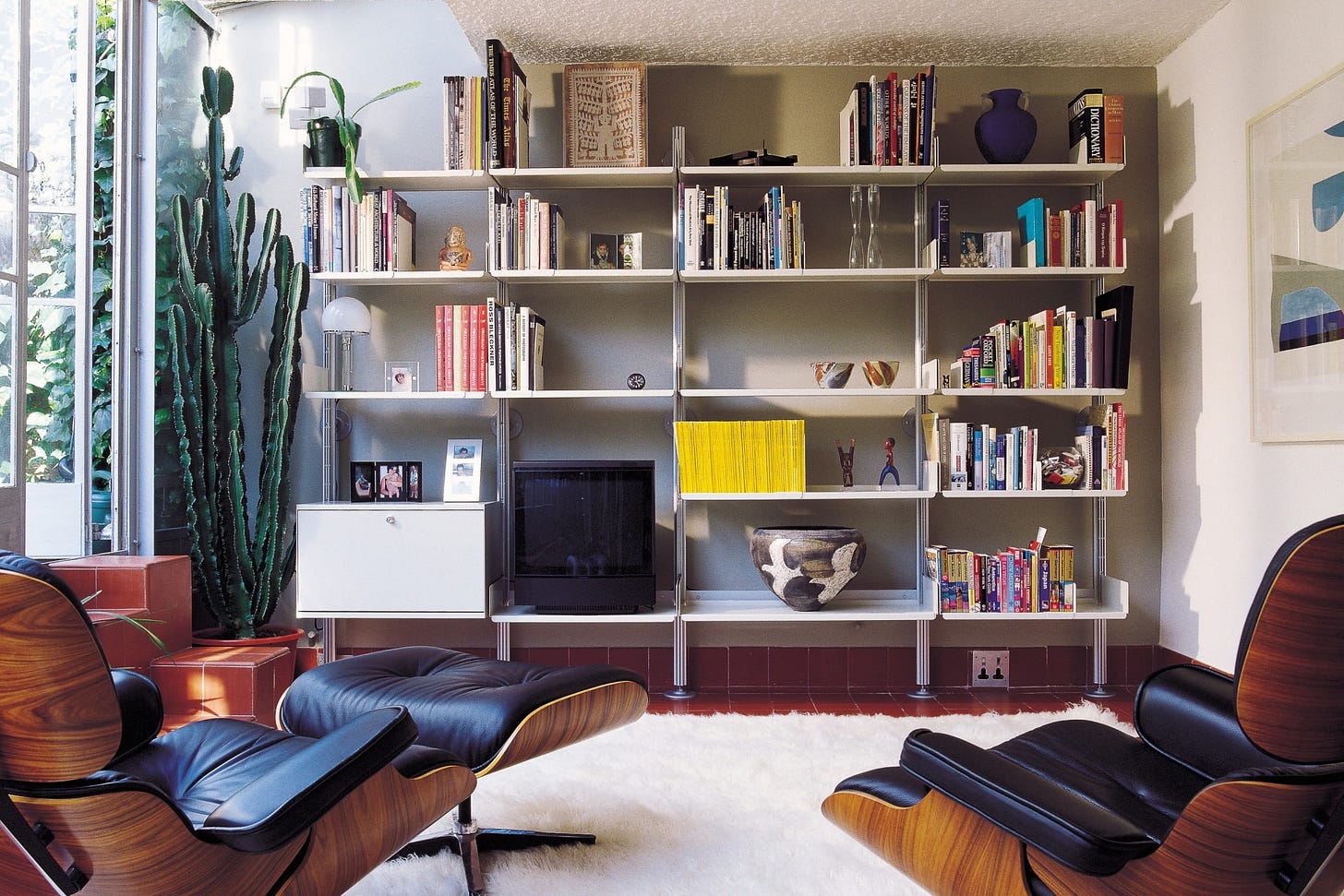 Dieter Rams: Vitsoe 606 Universal Shelving System | Sgustok Design - Part 5