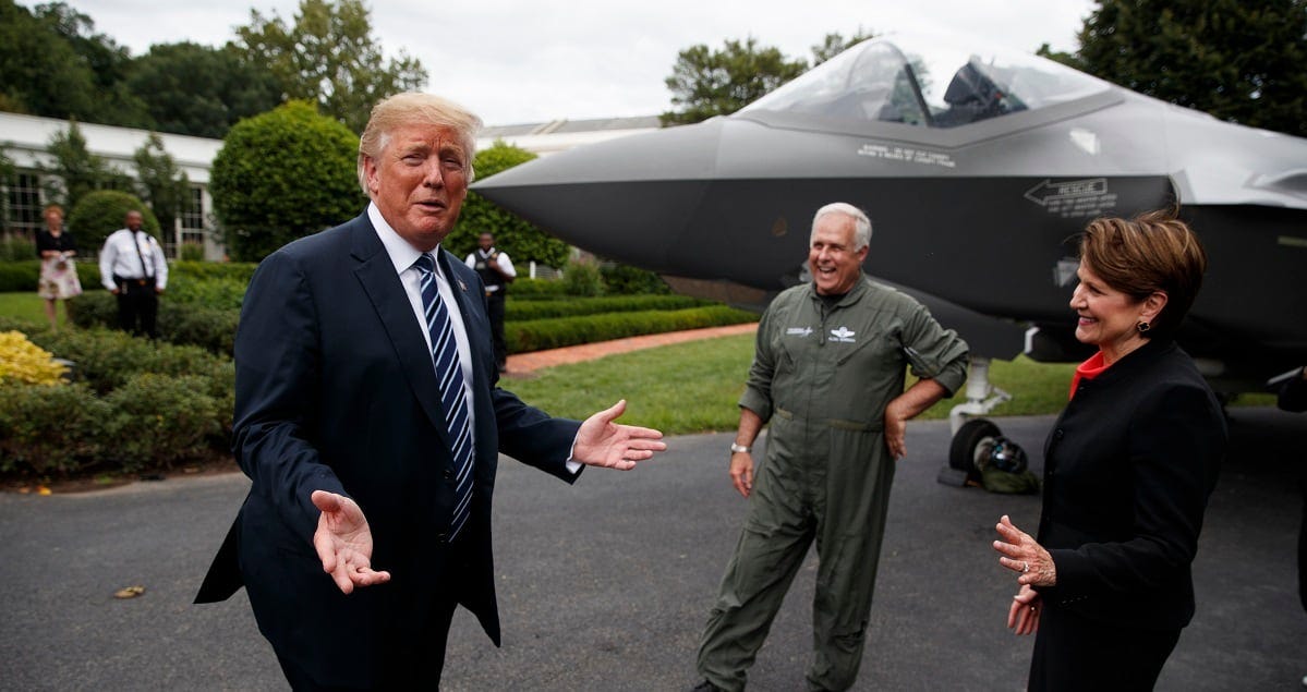 F-35 parks on White House lawn F-35 parks on White House lawn