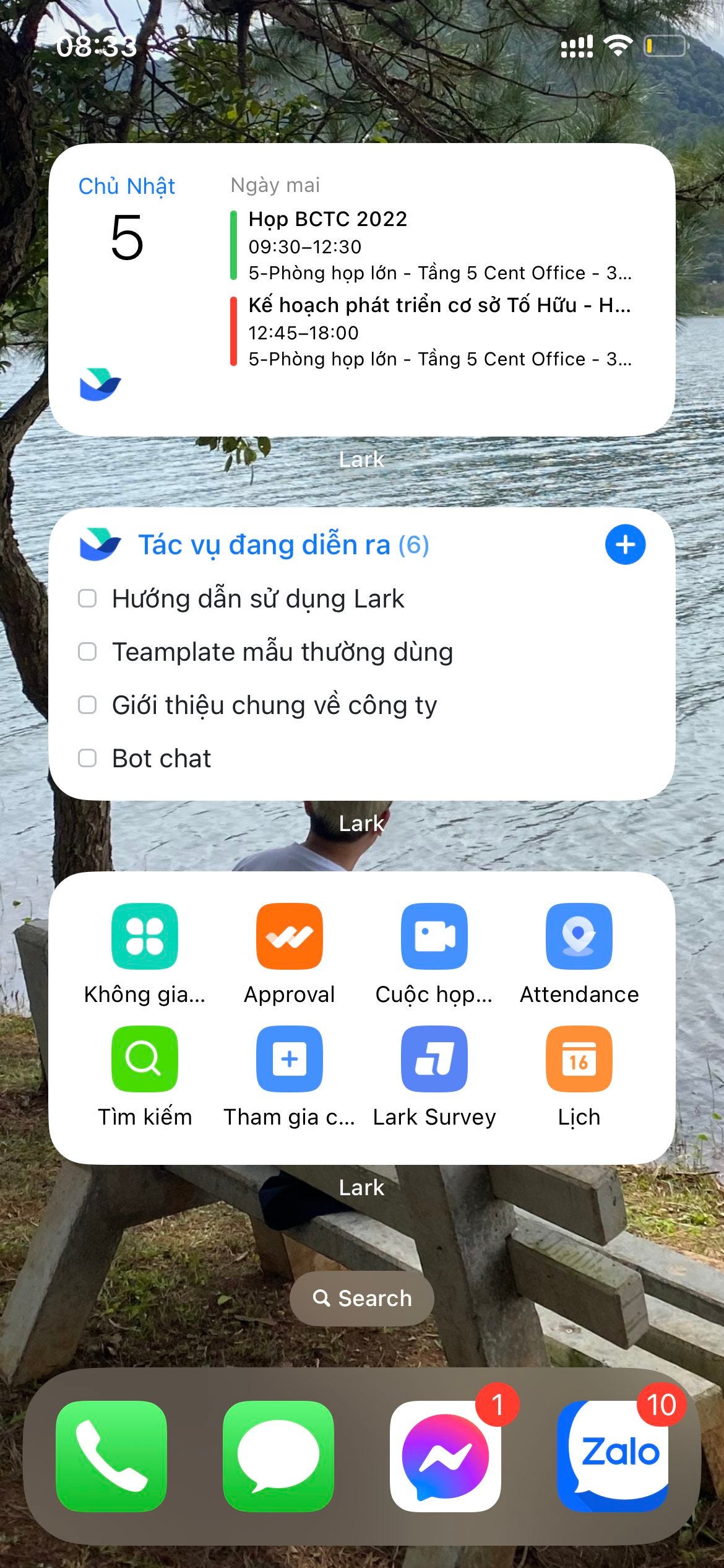 Có thể là hình ảnh về văn bản cho biết '08:33 Chủ Nhật 5 Ngày mai Họp BCTC 2022 09:30-12:30 5-Phòng họp Tầng Cent Office 3... hoạch phát triển s Tô Hữu H... 12:45-18:00 5-Phòng lớn Tầng Cent Office 3... Tác vụ đang diễn a (6) Hướng dẫn sử dụng Lark Teamplate mẫu thường dùng Giới thiệu chung về công ty Bot chat Lark Không gia... Approval Cuộc họp... Attendance Tìm kiếm 16 Tham gia c... Lark Survey Lịch Lark Q Search 1 10 Zalo'