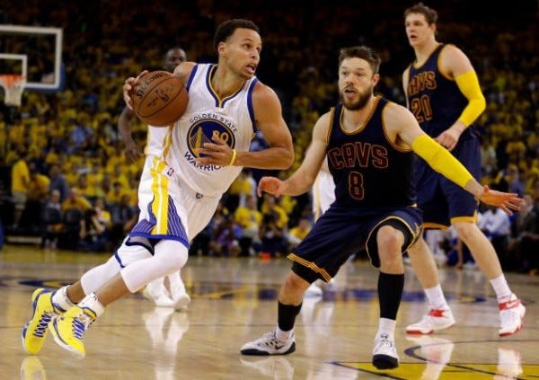 cleveland cavaliers beat warriors nba finals game 2 images 2015 cleveland cavaliers beat warriors nba finals game 2 images 2015