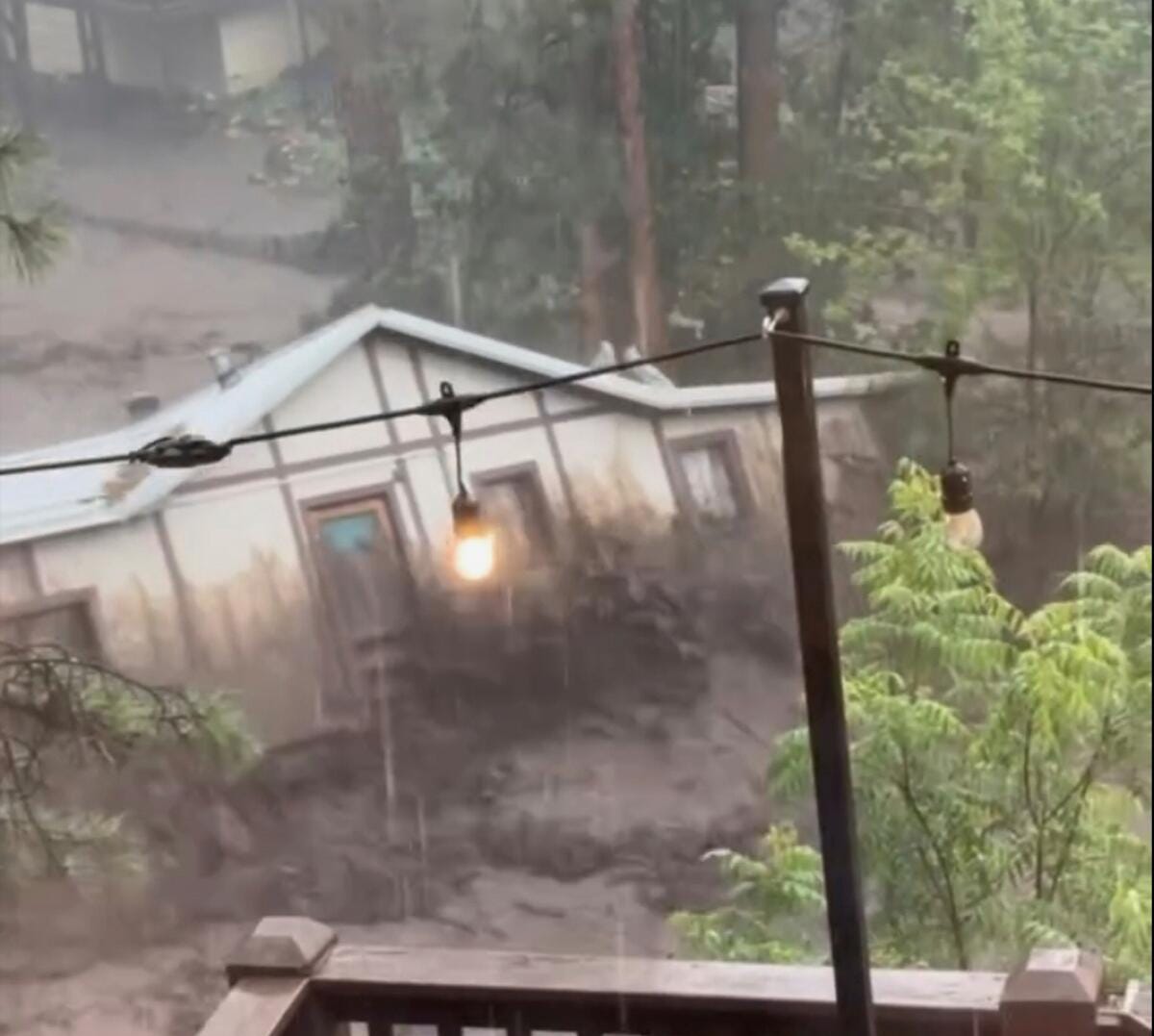 3 dead as flash flooding hits mountain village of Ruidoso in New Mexico,  officials say - Los Angeles Times