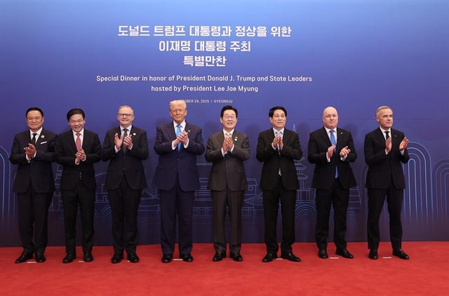 APEC 2025: Vietnamese State President attends banquet hosted by Korean  leader