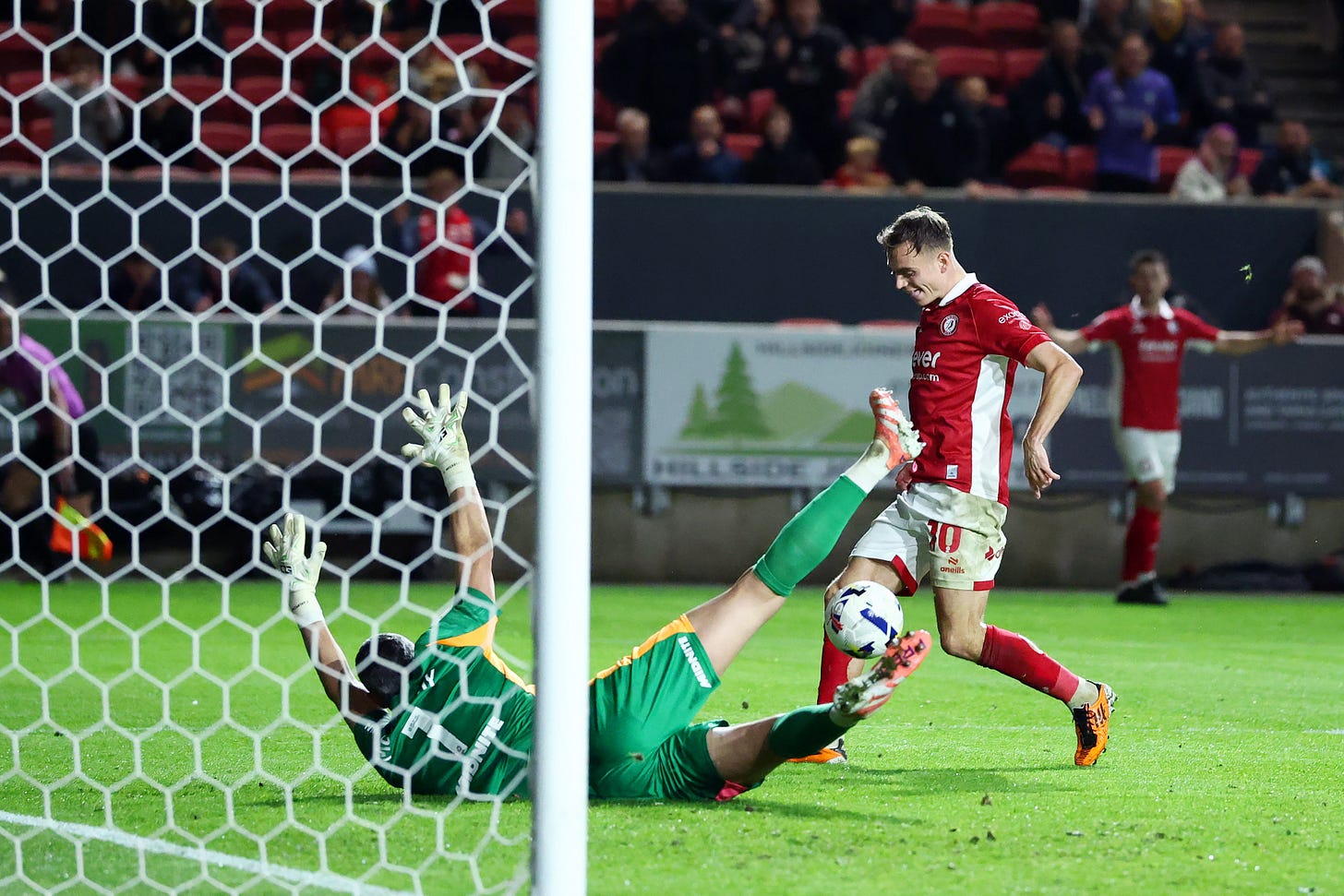Scott Twine scoring for Bristol City