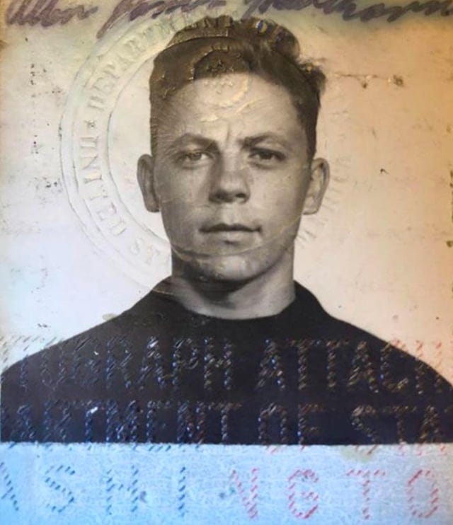 r/PastAndPresentPics - Grandpa at 15 and 79