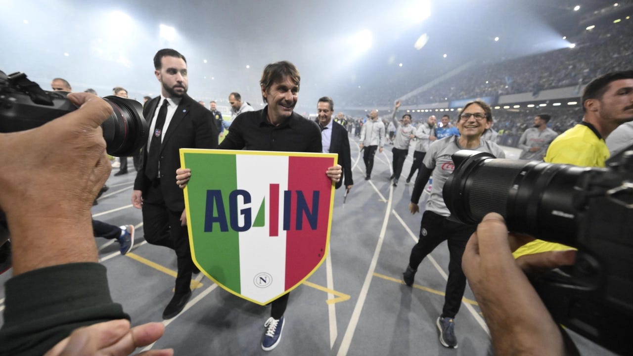 Napoli campione d'Italia, Conte: "Merito dei ragazzi. E' stato lo Scudetto  più difficile"