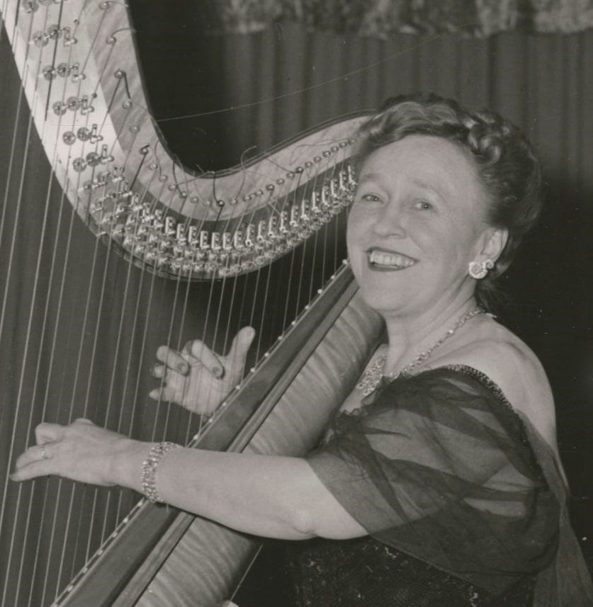 Dilling_headshot.jpg (837×857)