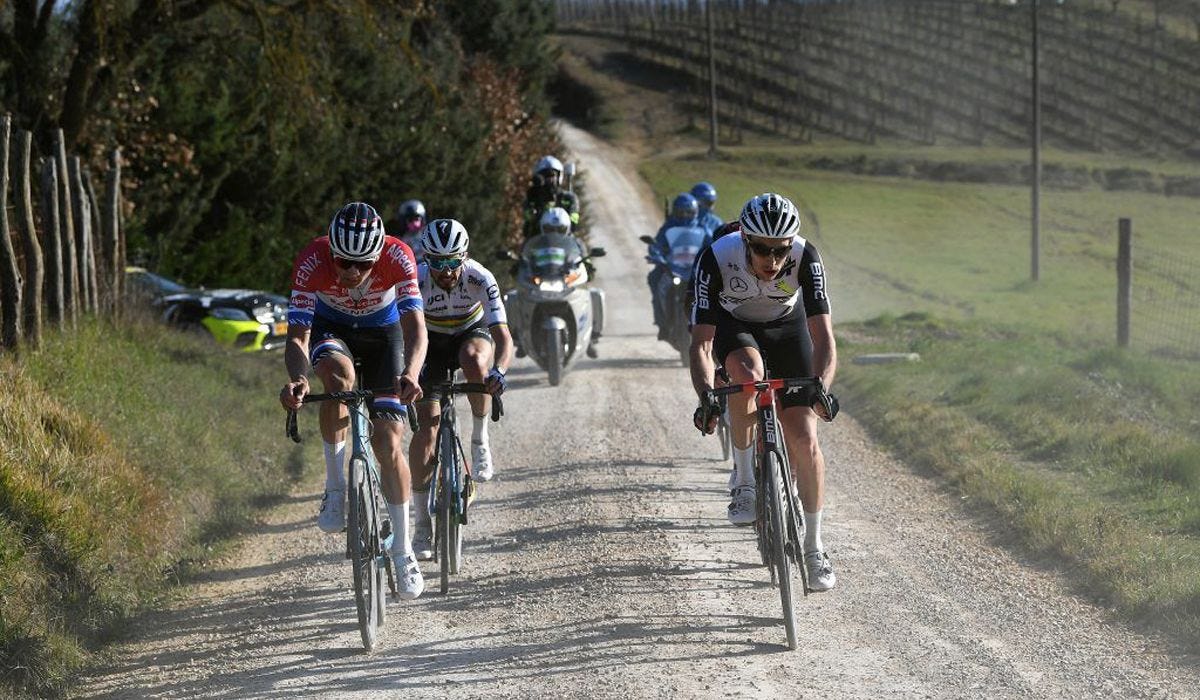 Así vivió el Qhubeka Assos la Strade Bianche