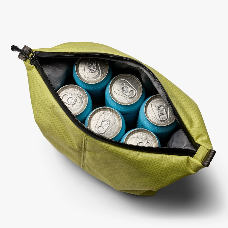 This Lite Cooler Caddy 6L - Kiwi can keep your drinks cold thanks to 3M™ Thinsulate™ Insulation.