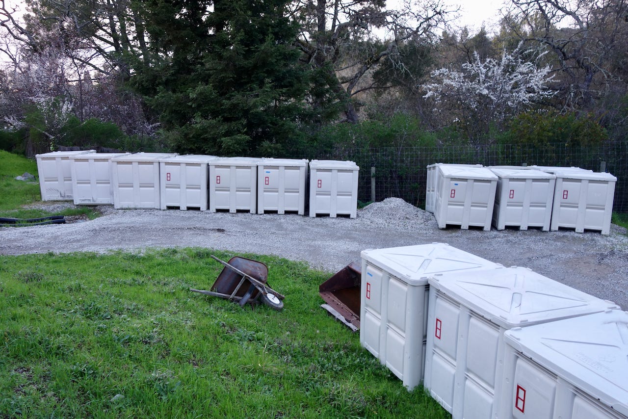 les lunes populis wine yard fermenters