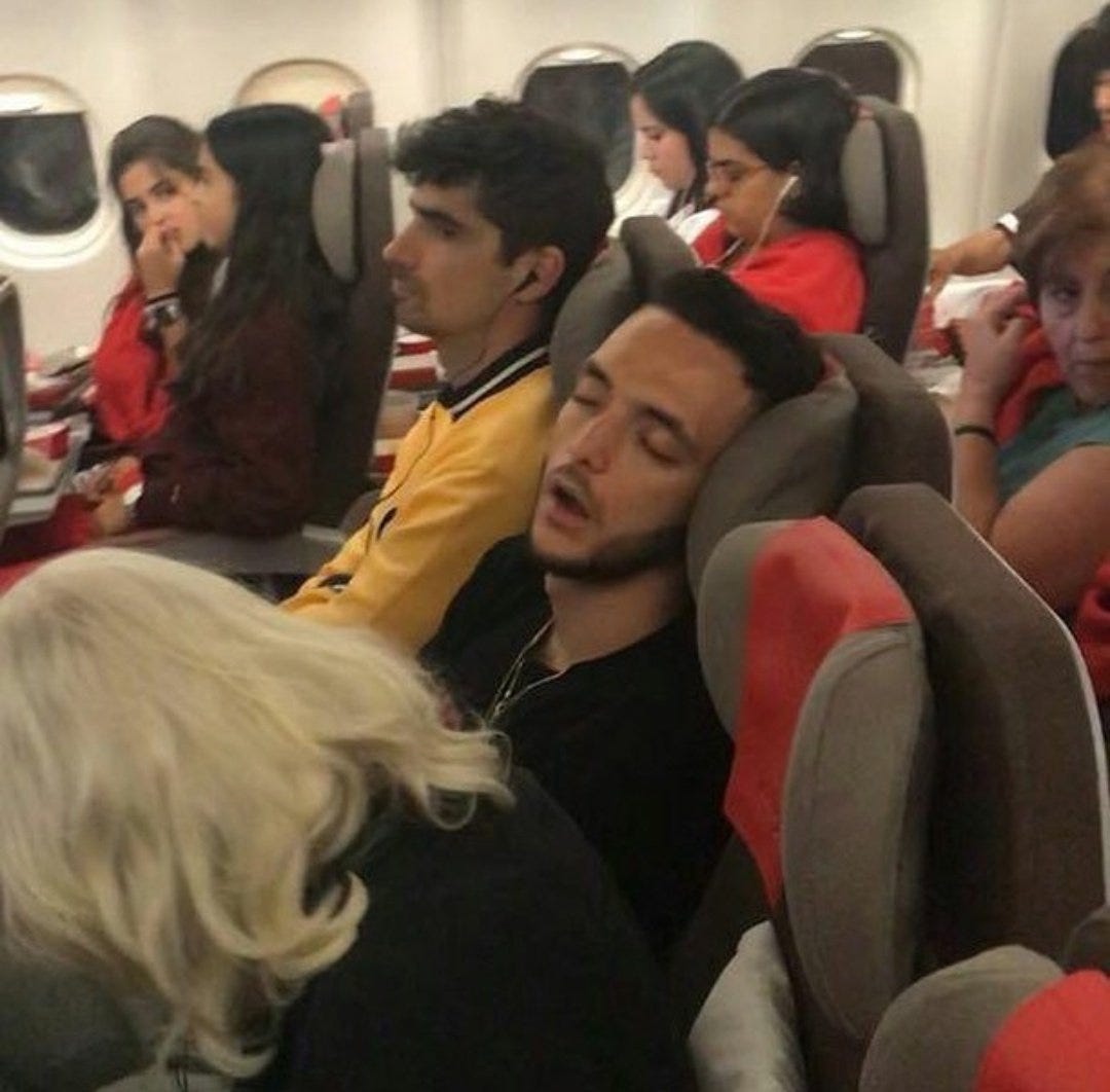 Twitter पर Equis: &quot;C. Tangana es espectacular. Igual te llora en la limo  que te ronca en clase turista.… &quot;