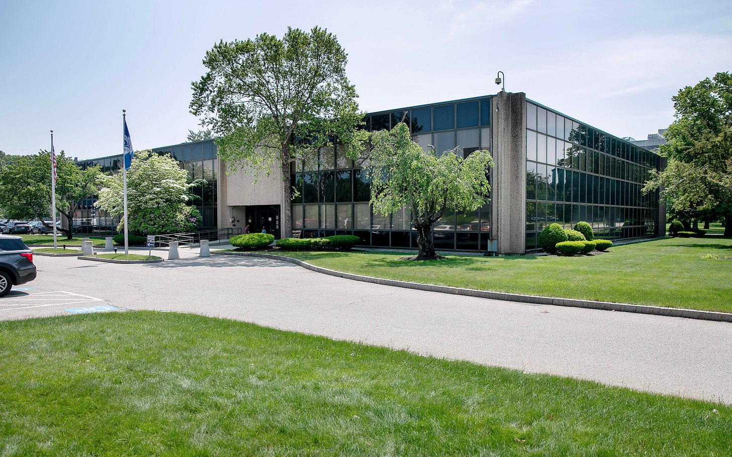 ICE holding immigrants in 'abysmal' conditions at Burlington office building, lawyers say | WBUR News ICE holding immigrants in 'abysmal' conditions at Burlington office building, lawyers say | WBUR News