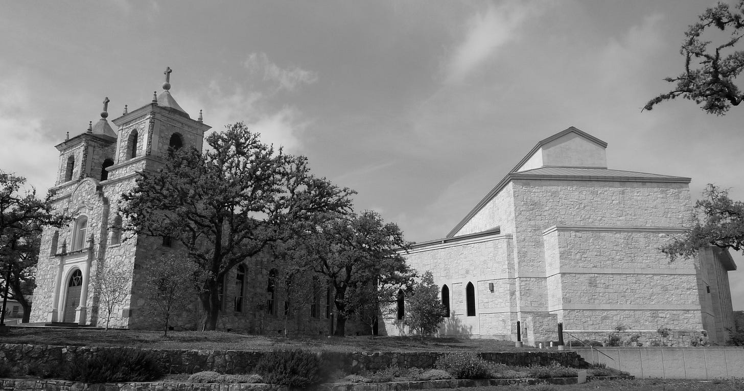 A building with a bell tower

AI-generated content may be incorrect.