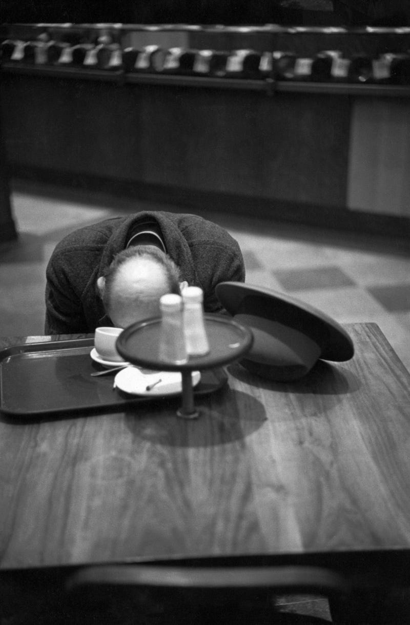 https://artblart.com/wp-content/uploads/2013/01/henri-cartier-bresson-brooklyn-new-york-1947-web.jpg