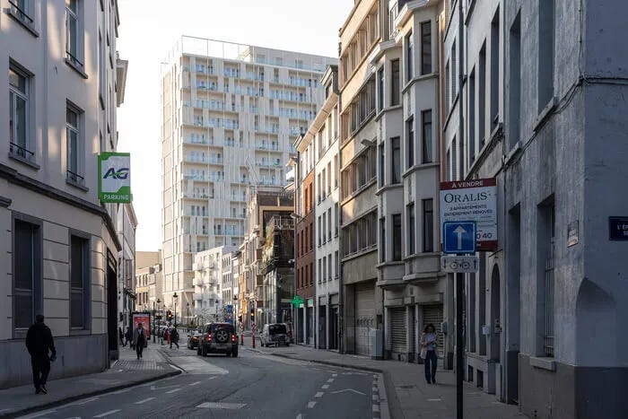 Proyecto The Cosmopolitan en Bruselas, fotografía de la fachada desde la calle