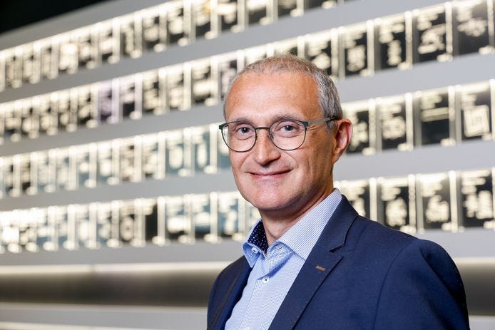 Zoek naar een baan die iets betekent voor de mensheid”: topman Marc Biron (53) van chipbedrijf Melexis deelt zijn levenslessen | LEVENSLESSEN | hln.be Zoek naar een baan die iets betekent voor de mensheid”: topman Marc Biron (53) van chipbedrijf Melexis deelt zijn levenslessen | LEVENSLESSEN | hln.be